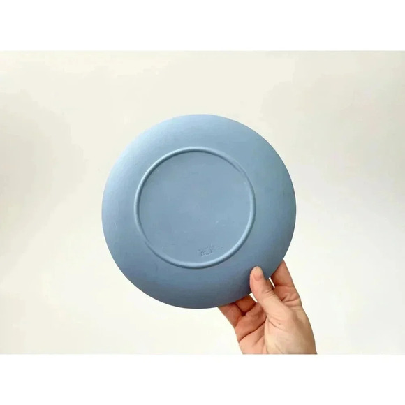 Tower Bridge Jasperware Wedgewood 1975 8" Christmas Plate w/ Original box - Picture 4 of 8